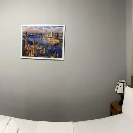 Adrian 4* Gjirokastra